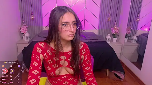 alesiamoore online show from July 2026 04:20:01 PM