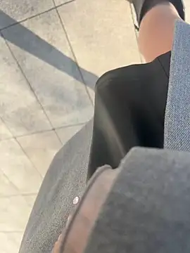 xiaoyuan01 online show from November 2025 01:15:01 AM