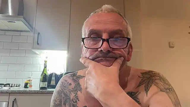 poggles online show from September 2025 09:05:01 PM