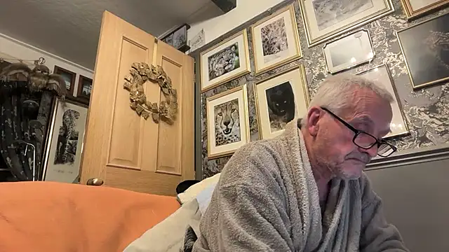 poggles online show from April 2026 08:43:02 PM