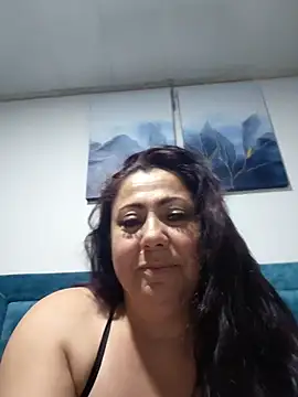 Snapshot of EmmaJhomson chatting on April 2026 05:49:02 AM EmmaJhomson online show from April 2026 05:49:02 AM