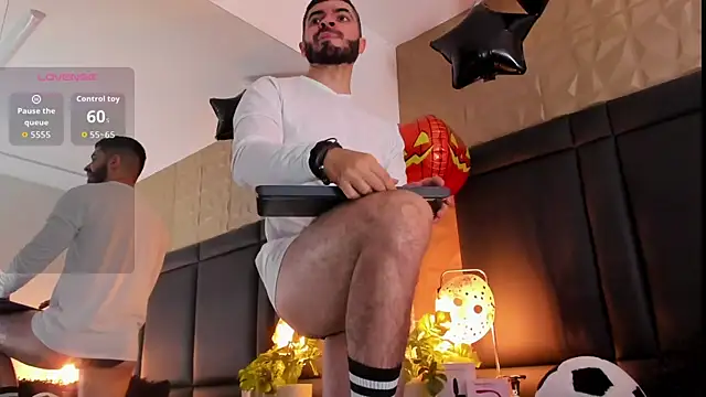 AxelThompson  online show from October 2025 11:31:01 AM