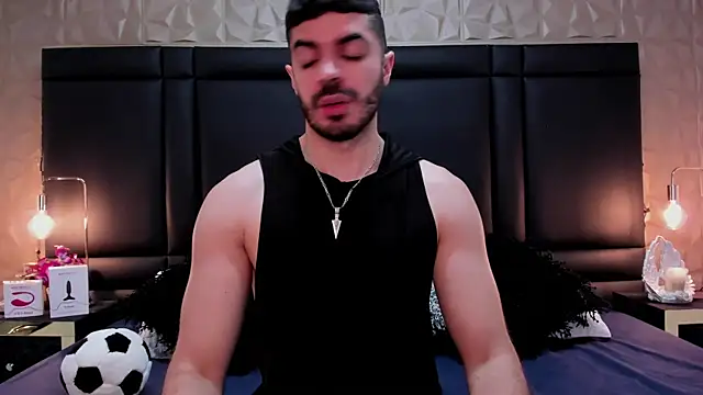 AxelThompson  online show from November 2025 11:53:02 AM