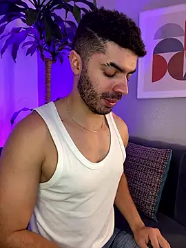 AxelThompson  online show from January 2026 12:10:02 PM