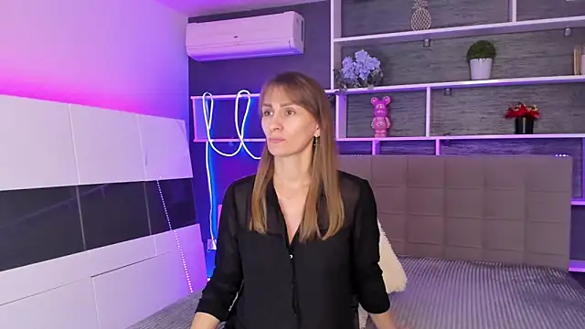 Snapshot of ChristyBrook chatting on November 2025 07:38:01 PM ChristyBrook online show from November 2025 07:38:01 PM