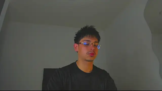 Snapshot of Maximo_Miller chatting on November 2025 06:54:01 PM Maximo Miller online show from November 2025 06:54:01 PM