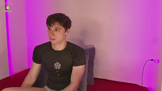 Snapshot of AnthonyHall chatting on October 2025 04:35:02 AM AnthonyHall online show from October 2025 04:35:02 AM