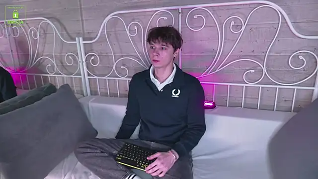 Snapshot of AnthonyHall chatting on November 2025 04:23:01 AM AnthonyHall online show from November 2025 04:23:01 AM