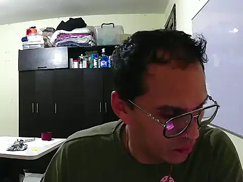 Snapshot of DOBLEWYOSK69G chatting on September 2025 03:50:02 AM DOBLEWYOSK69G online show from September 2025 03:50:02 AM