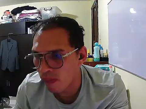 Snapshot of DOBLEWYOSK69G chatting on September 2025 05:18:01 AM DOBLEWYOSK69G online show from September 2025 05:18:01 AM