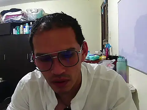 Snapshot of DOBLEWYOSK69G chatting on September 2025 05:07:01 AM DOBLEWYOSK69G online show from September 2025 05:07:01 AM