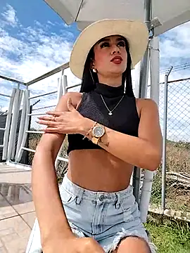 Juliana Xander online show from November 2025 02:50:02 PM