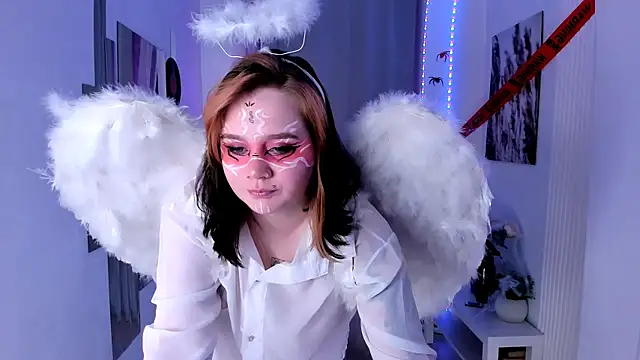 lunaalli online show from October 2025 02:10:01 PM