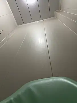 Ninazhang online show from April 2026 01:18:01 AM