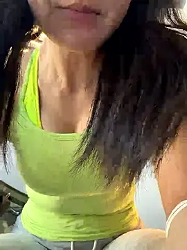Ninazhang online show from May 2026 01:11:01 AM