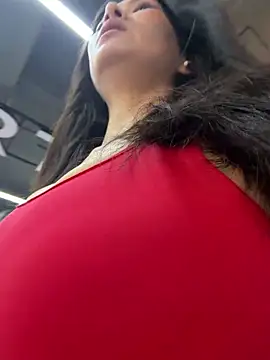 Ninazhang online show from May 2026 12:50:01 AM
