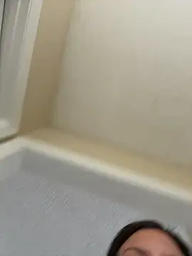 sweetsirenn online show from April 2026 08:06:01 PM