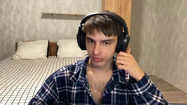 Snapshot of elliot_scott chatting on September 2025 06:07:01 PM elliot scott online show from September 2025 06:07:01 PM