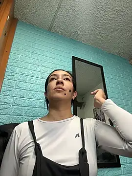 SALOME KORLAND online show from November 2025 01:11:01 PM