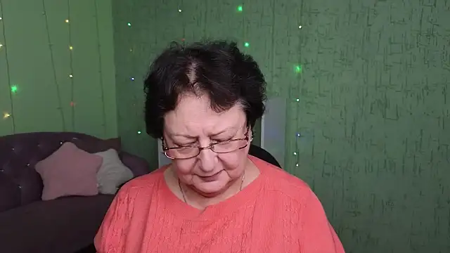 Margo Moll online show from November 2025 06:23:02 AM