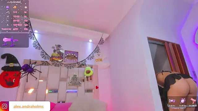 Snapshot of Alexandraholms chatting on October 2025 08:33:02 PM Alexandraholms online show from October 2025 08:33:02 PM