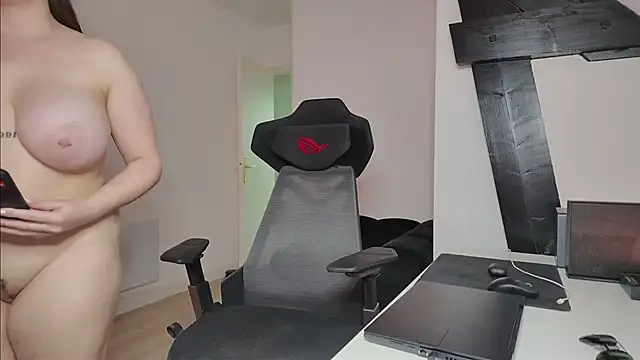 Snapshot of Luna_Doll@xh chatting on March 2026 08:38:02 PM Luna Dollxh online show from March 2026 08:38:02 PM