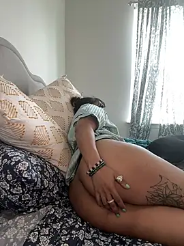 honeycombhalo online show from April 2026 03:17:02 PM