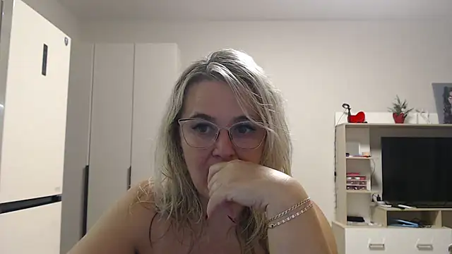 EleanoraDream online show from February 2026 06:31:01 PM