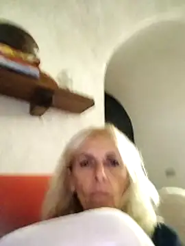 clarabell4 online show from December 2025 08:05:01 PM