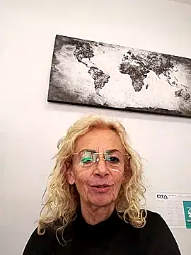 clarabell4 online show from April 2026 12:29:02 PM