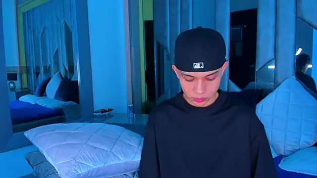 Sebax Young online show from September 2025 04:02:02 AM