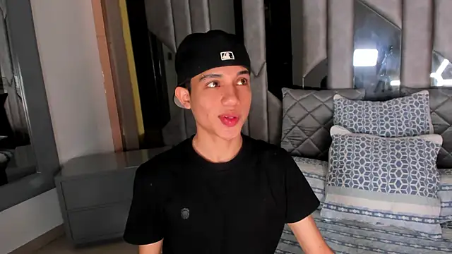 Sebax Young online show from April 2026 09:28:01 PM