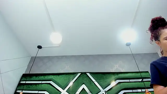 ThaliaCross online show from October 2025 12:04:01 PM