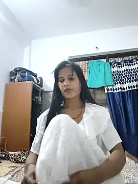 cute radhikaa online show from October 2025 11:54:01 AM