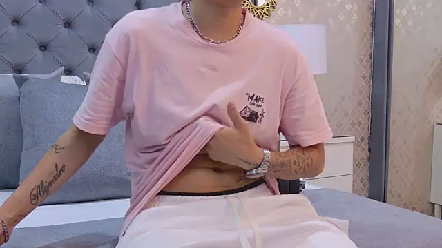 ZoeKrug online show from September 2025 12:07:02 PM