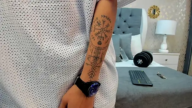 ZoeKrug online show from September 2025 12:18:01 PM