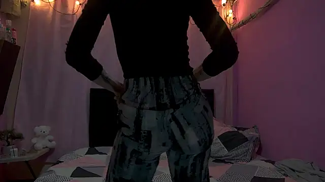 lolateton online show from February 2026 02:19:02 AM