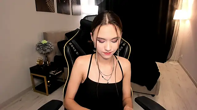 EllaCurtis online show from March 2026 06:13:01 PM