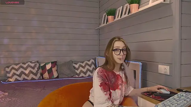 Vikki wyye online show from October 2025 06:47:02 AM