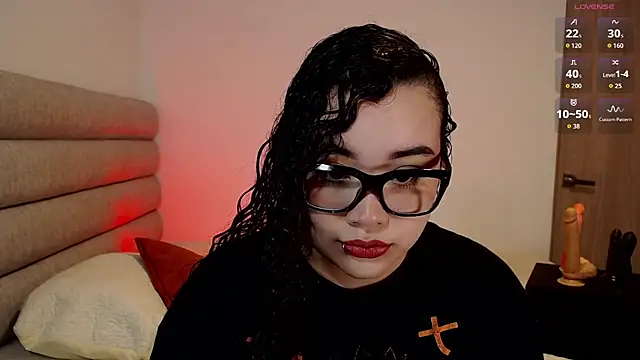 Tiffany-Giil online show from September 2025 03:38:02 PM