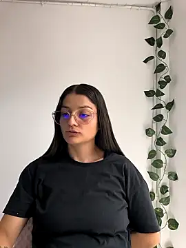 Coralinne   online show from May 2026 03:28:01 PM