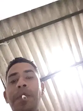 Snapshot of malvadinho69134 chatting on December 2025 05:02:02 AM malvadinho69134 online show from December 2025 05:02:02 AM