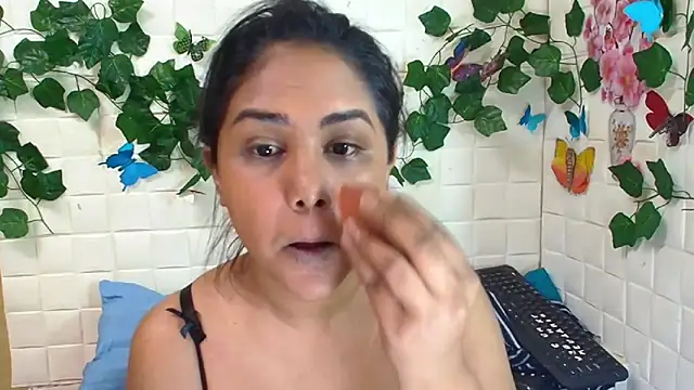 IndiaSexyStripper4u online show from October 2025 05:03:02 PM