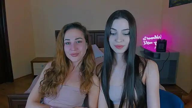 Snapshot of elza_rose chatting on March 2026 08:01:01 PM elza rose online show from March 2026 08:01:01 PM