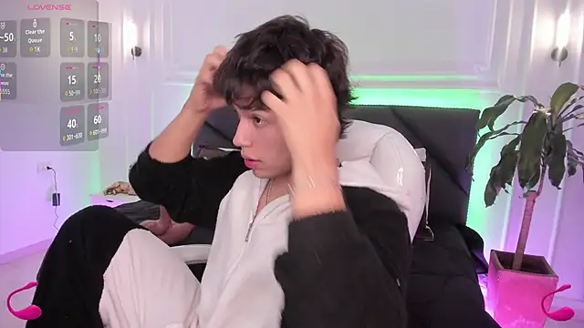 Jordan 24  online show from October 2025 08:43:01 PM