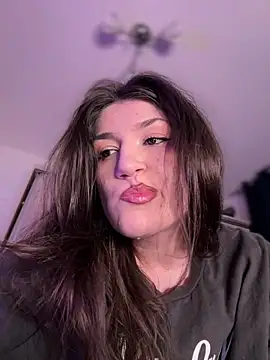 Snapshot of ScarletBloom_ chatting on March 2026 07:30:01 PM ScarletBloom online show from March 2026 07:30:01 PM