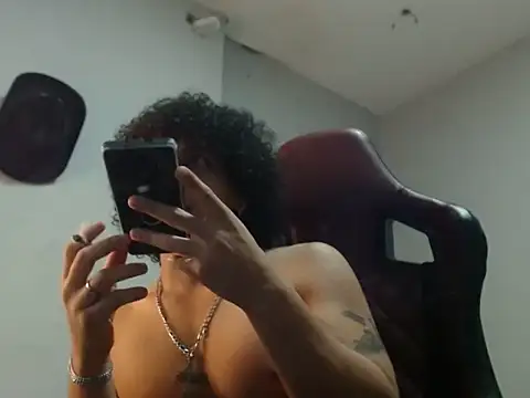 Xfire boy69 online show from October 2025 12:59:02 PM