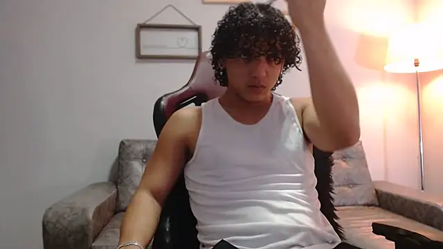 Xfire boy69 online show from October 2025 01:53:02 PM