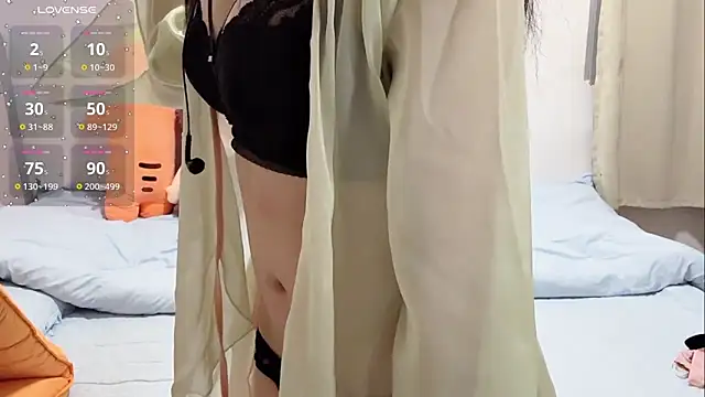 Snapshot of Yingbao-Baby chatting on November 2025 01:00:02 PM Yingbao-Baby online show from November 2025 01:00:02 PM