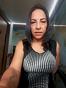  Kamy Hot online show from April 2026 07:52:02 PM